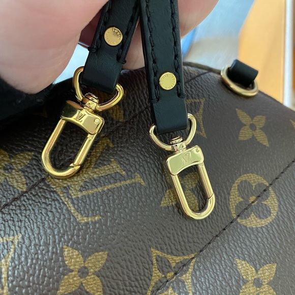 Louis Vuitton Palm Springs Mini (old zipper) - Picture 12 of 13